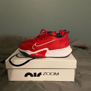Nike air zoom basketball shoes
